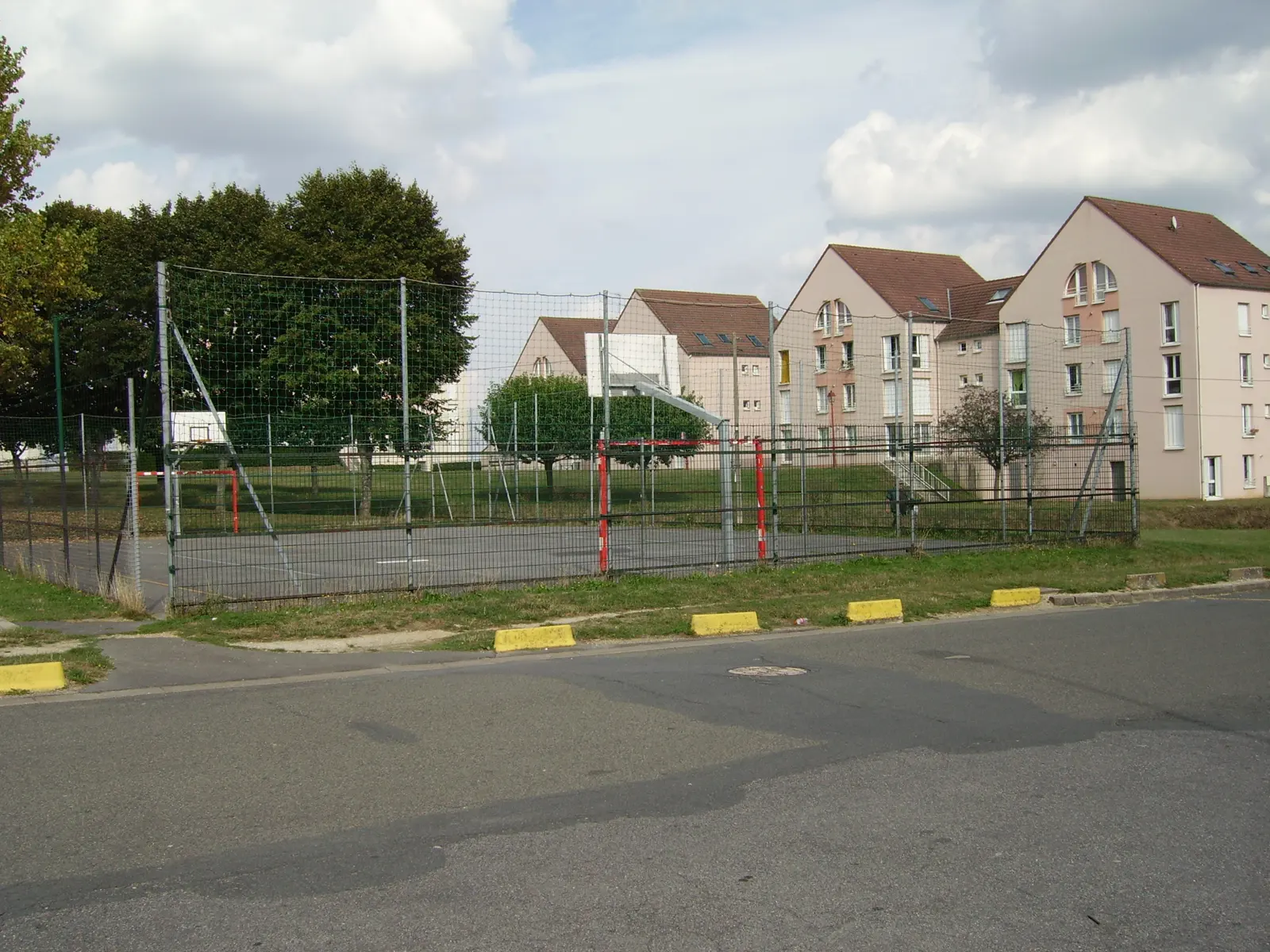 Terrain multisport avenue Général de Gaulle